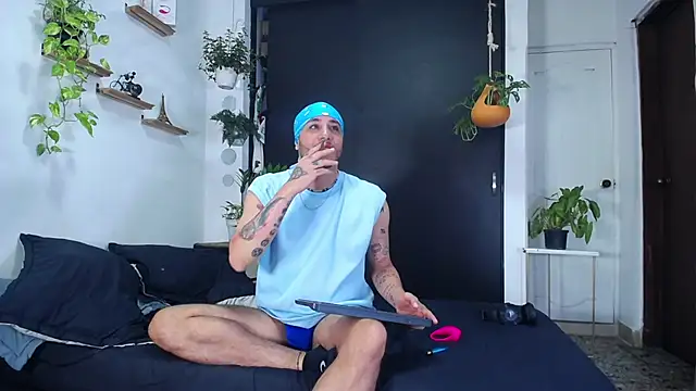 Snapshot of Borsalino_Adam chatting on 3, 12, 2025 Borsalino Adam online show from 3, 12, 2025