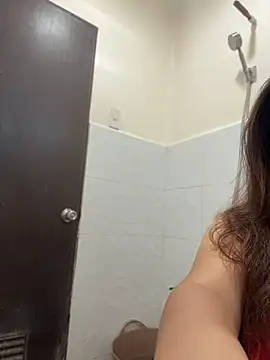 ashleygrahamts online show from 2, 11, 2025