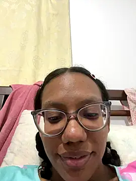 Snapshot of Valen1800 chatting on 11, 9, 2025 Valen1800 online show from 11, 9, 2025