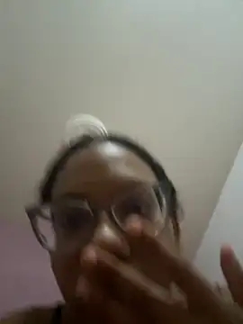 Snapshot of Valen1800 chatting on 13, 9, 2025 Valen1800 online show from 13, 9, 2025