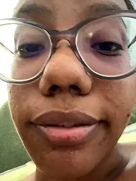 Snapshot of Valen1800 chatting on 28, 9, 2025 Valen1800 online show from 28, 9, 2025