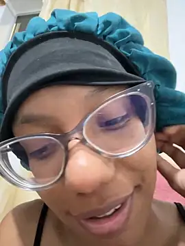 Snapshot of Valen1800 chatting on 30, 9, 2025 Valen1800 online show from 30, 9, 2025