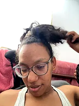 Snapshot of Valen1800 chatting on 5, 10, 2025 Valen1800 online show from 5, 10, 2025