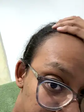 Snapshot of Valen1800 chatting on 7, 10, 2025 Valen1800 online show from 7, 10, 2025