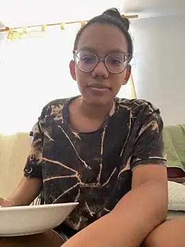 Snapshot of Valen1800 chatting on 14, 10, 2025 Valen1800 online show from 14, 10, 2025