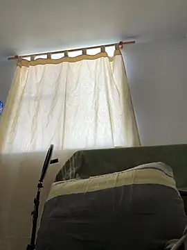 Snapshot of Valen1800 chatting on 15, 10, 2025 Valen1800 online show from 15, 10, 2025