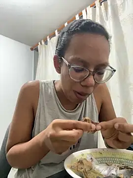 Snapshot of Valen1800 chatting on 19, 11, 2025 Valen1800 online show from 19, 11, 2025