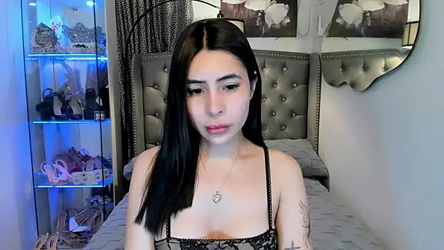 Snapshot of Claudia_empress chatting on 16, 10, 2025 Claudia empress online show from 16, 10, 2025