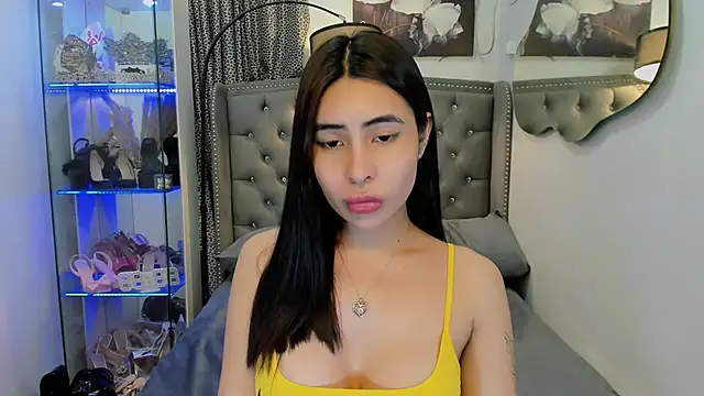 Snapshot of Claudia_empress chatting on 20, 10, 2025 Claudia empress online show from 20, 10, 2025