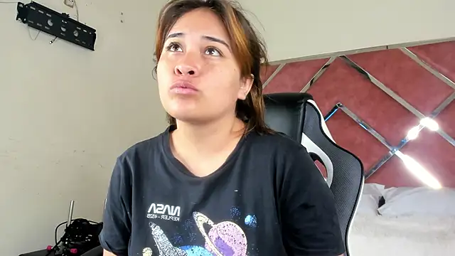 Snapshot of sara-lopez1 chatting on 24, 9, 2025 sara-lopez1 online show from 24, 9, 2025