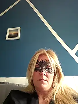 Snapshot of bellemasquer chatting on 18, 5, 2026 bellemasquer online show from 18, 5, 2026