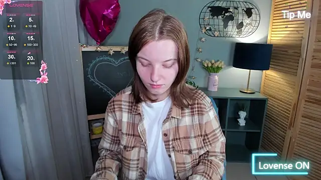 Snapshot of Madelaineses chatting on 23, 9, 2025 Madelaineses online show from 23, 9, 2025