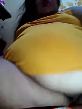 Snapshot of Huge_mama69 chatting on 26, 4, 2026 Huge mama69 online show from 26, 4, 2026