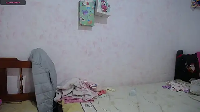 Pregnant Kloe online show from 10, 1, 2026