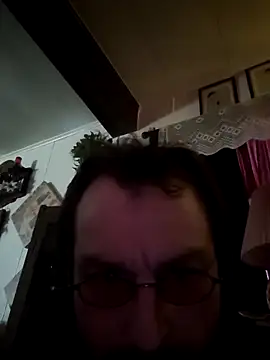 Snapshot of Wheyd chatting on 9, 4, 2026 Wheyd online show from 9, 4, 2026