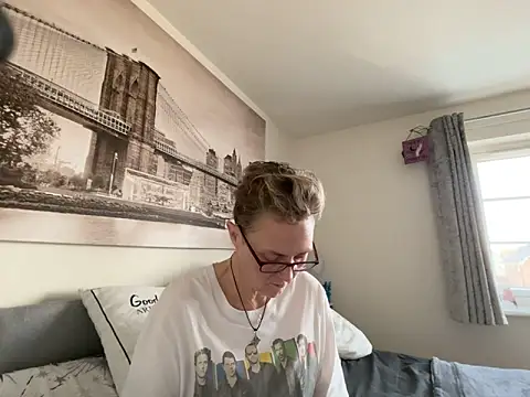 Curvy-Jinx online show from 5, 3, 2026