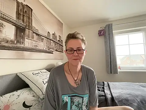 Curvy-Jinx online show from 13, 3, 2026