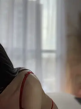 Sofi Leal online show from 6, 10, 2025