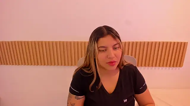Snapshot of OliviaSweett chatting on 8, 7, 2026 OliviaSweett online show from 8, 7, 2026