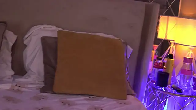 FrancescaDante online show from 8, 1, 2026