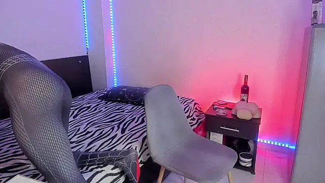 Snapshot of CamCumBoy chatting on 25, 9, 2025 CamCumBoy online show from 25, 9, 2025