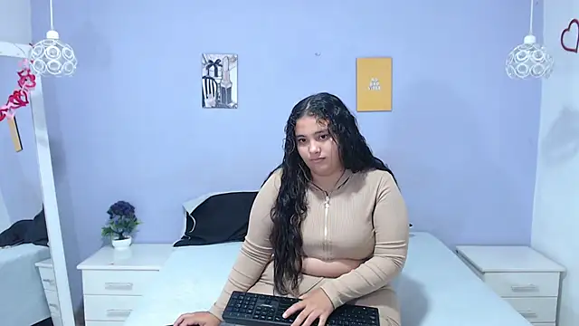 penelope gucci1 online show from 12, 11, 2025