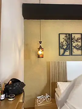 Camila Bustamante online show from 25, 9, 2025