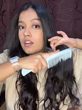 Camila Bustamante online show from 13, 10, 2025