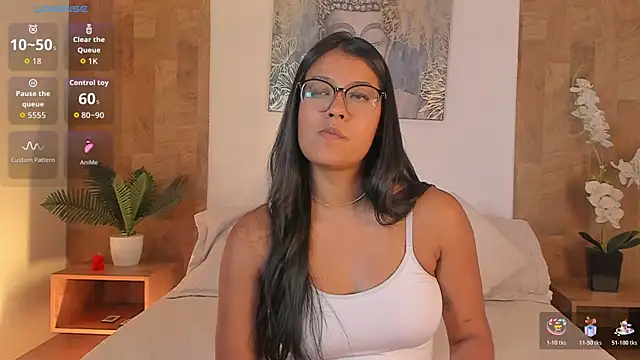 Camila Bustamante online show from 13, 4, 2026