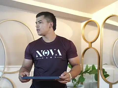 Thiago Valente online show from 28, 10, 2025