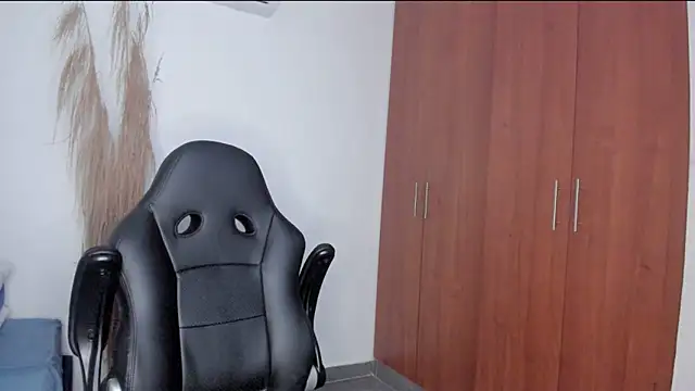 Pier Simons online show from 4, 4, 2026