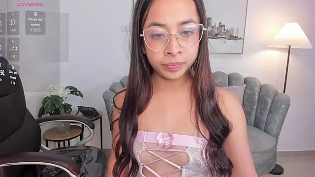 July Adams online show from 4, 6, 2026