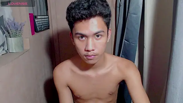 Snapshot of Demure_Asian143 chatting on 25, 4, 2026 Demure Asian143 online show from 25, 4, 2026