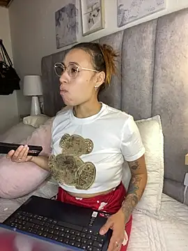 juliana-mancini online show from 31, 3, 2026