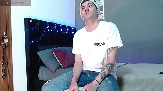 Matteo12  online show from 2, 12, 2025