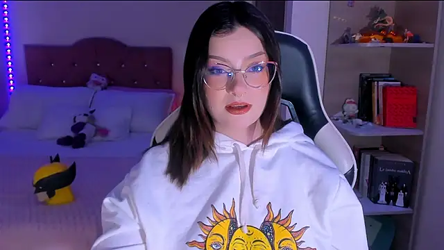 OphelianaRose33 online show from 12, 2, 2026