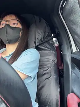 Linh 2004 online show from 16, 9, 2025