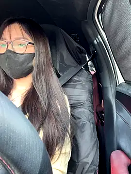 Linh 2004 online show from 19, 9, 2025