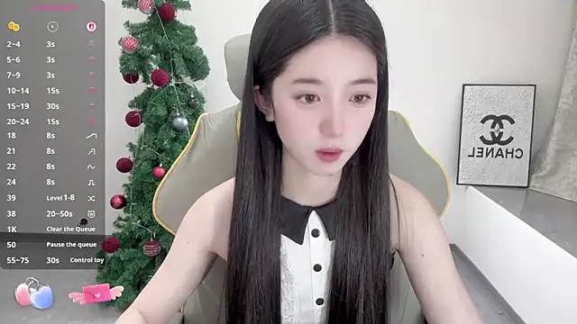 Snapshot of OiOi-666 chatting on 7, 6, 2026 OiOi-666 online show from 7, 6, 2026