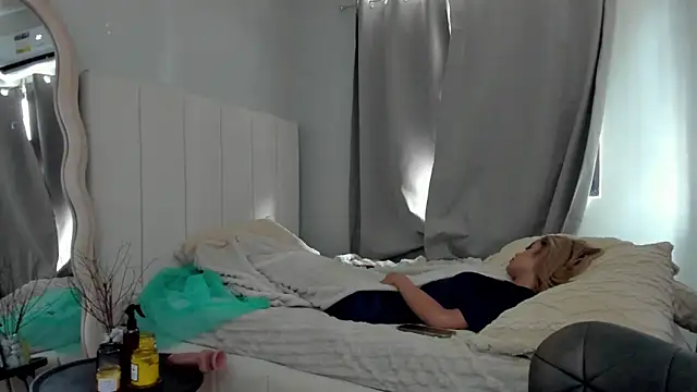 LUUVRRI 21 online show from 21, 4, 2026