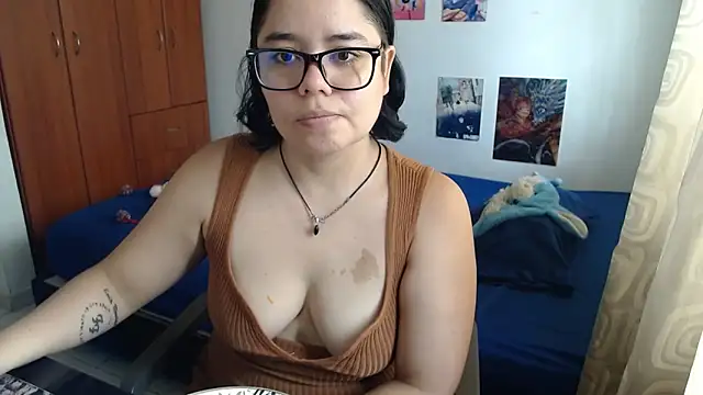 Snapshot of saenz_eymi chatting on 9, 9, 2025 saenz eymi online show from 9, 9, 2025