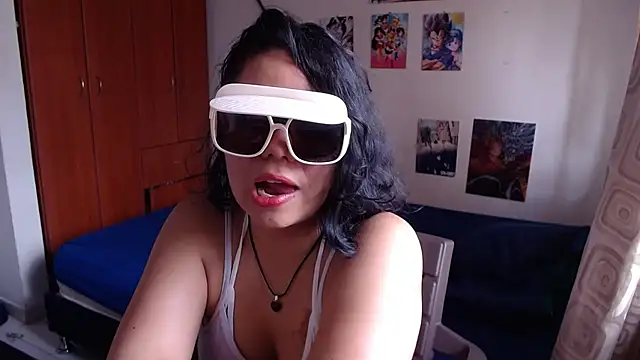 Snapshot of saenz_eymi chatting on 18, 9, 2025 saenz eymi online show from 18, 9, 2025