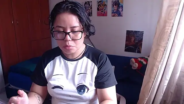 Snapshot of saenz_eymi chatting on 2, 10, 2025 saenz eymi online show from 2, 10, 2025