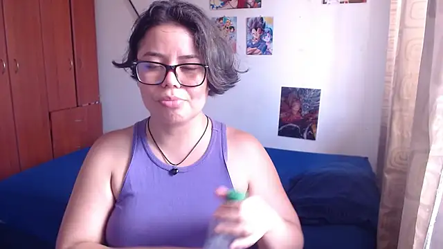 Snapshot of saenz_eymi chatting on 6, 10, 2025 saenz eymi online show from 6, 10, 2025