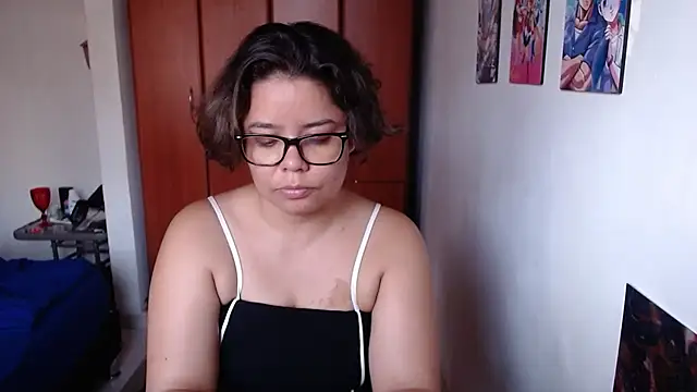 Snapshot of saenz_eymi chatting on 24, 10, 2025 saenz eymi online show from 24, 10, 2025