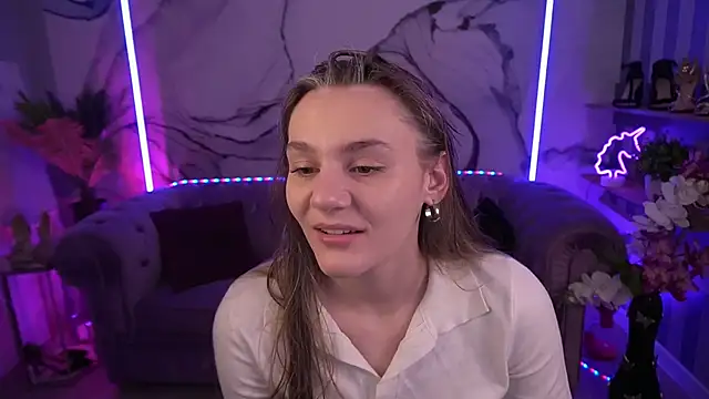 DiamondGoldie online show from 24, 9, 2025