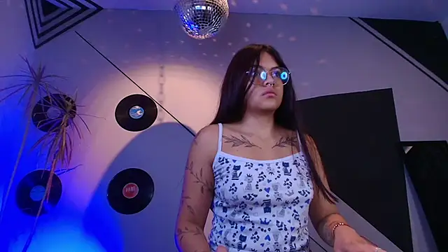 Lilith and Khloe online show from 7, 10, 2025