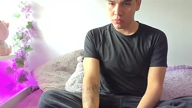 Snapshot of Axel_Hunter chatting on 4, 6, 2026 Axel Hunter online show from 4, 6, 2026