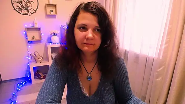 Snapshot of TwoBigSuns chatting on 10, 7, 2026 TwoBigSuns online show from 10, 7, 2026
