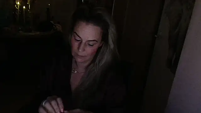 Mrs-Aurora online show from 9, 3, 2026